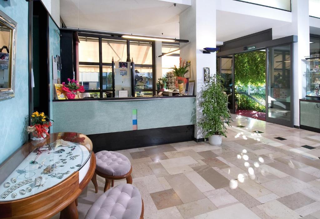 Hotel Acropolis Cattolica Esterno foto
