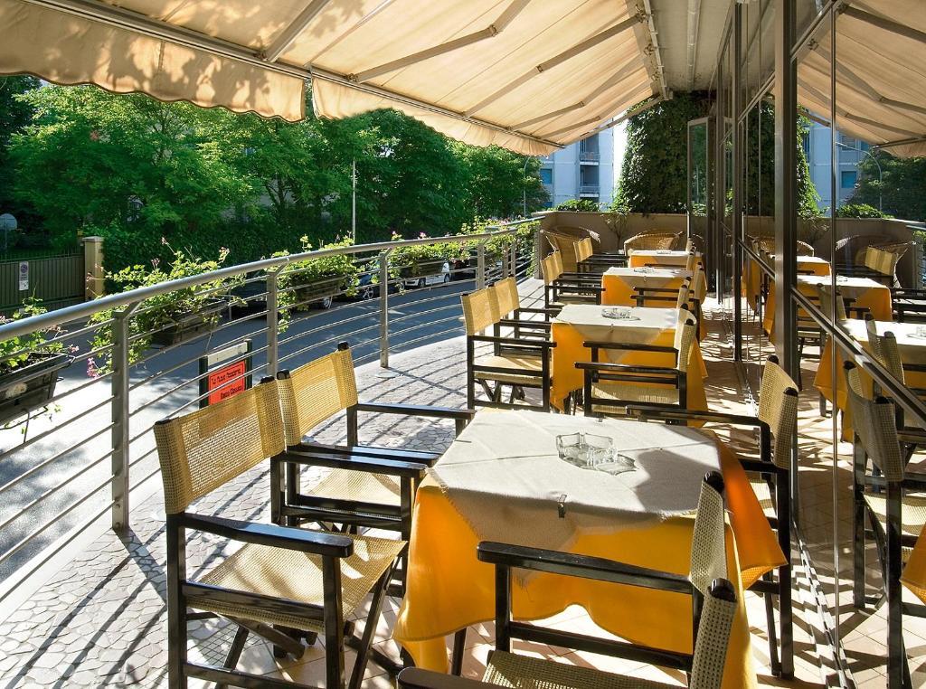 Hotel Acropolis Cattolica Esterno foto