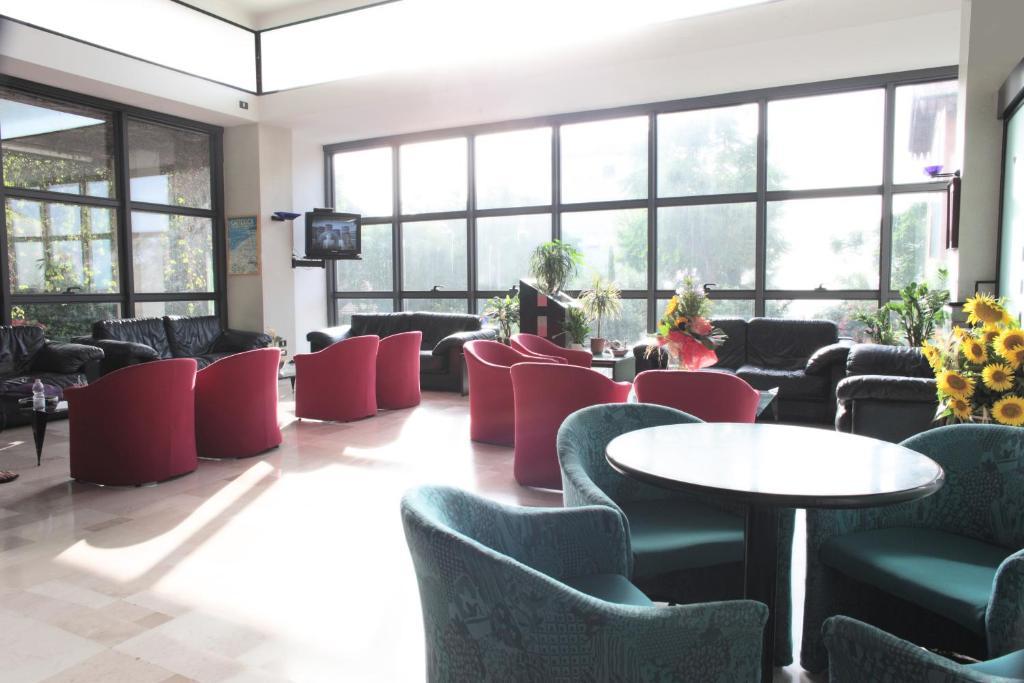 Hotel Acropolis Cattolica Esterno foto