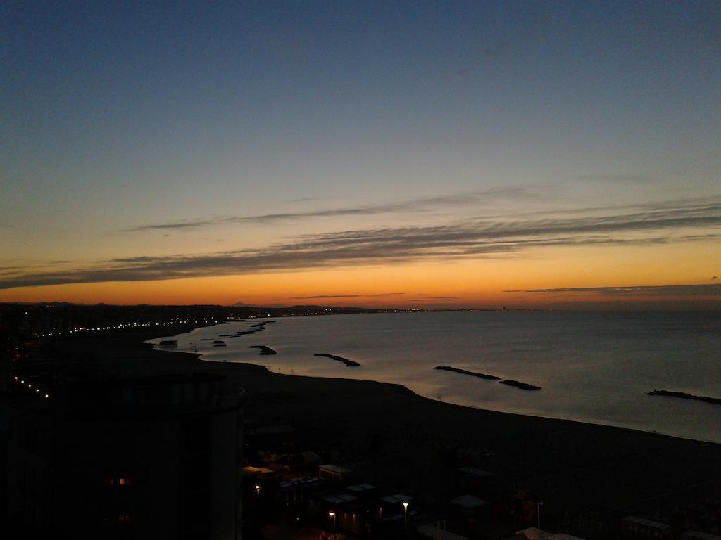 Hotel Acropolis Cattolica Esterno foto