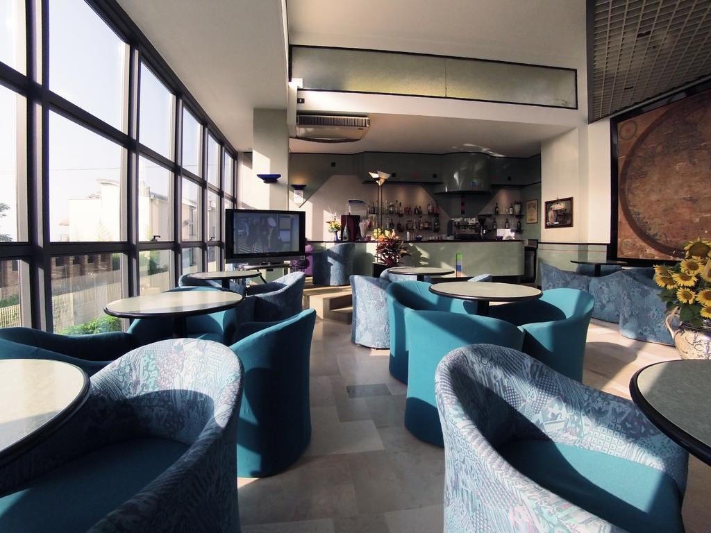 Hotel Acropolis Cattolica Esterno foto